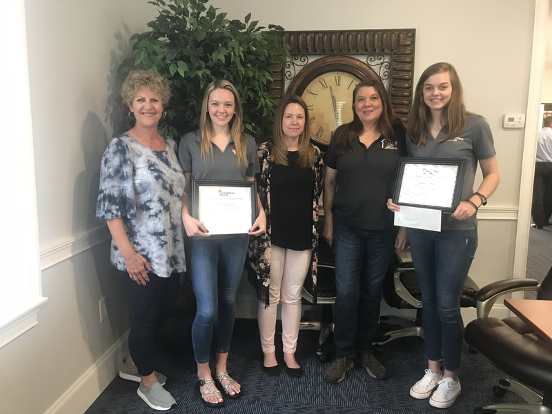 Seniors Receive Scholarship