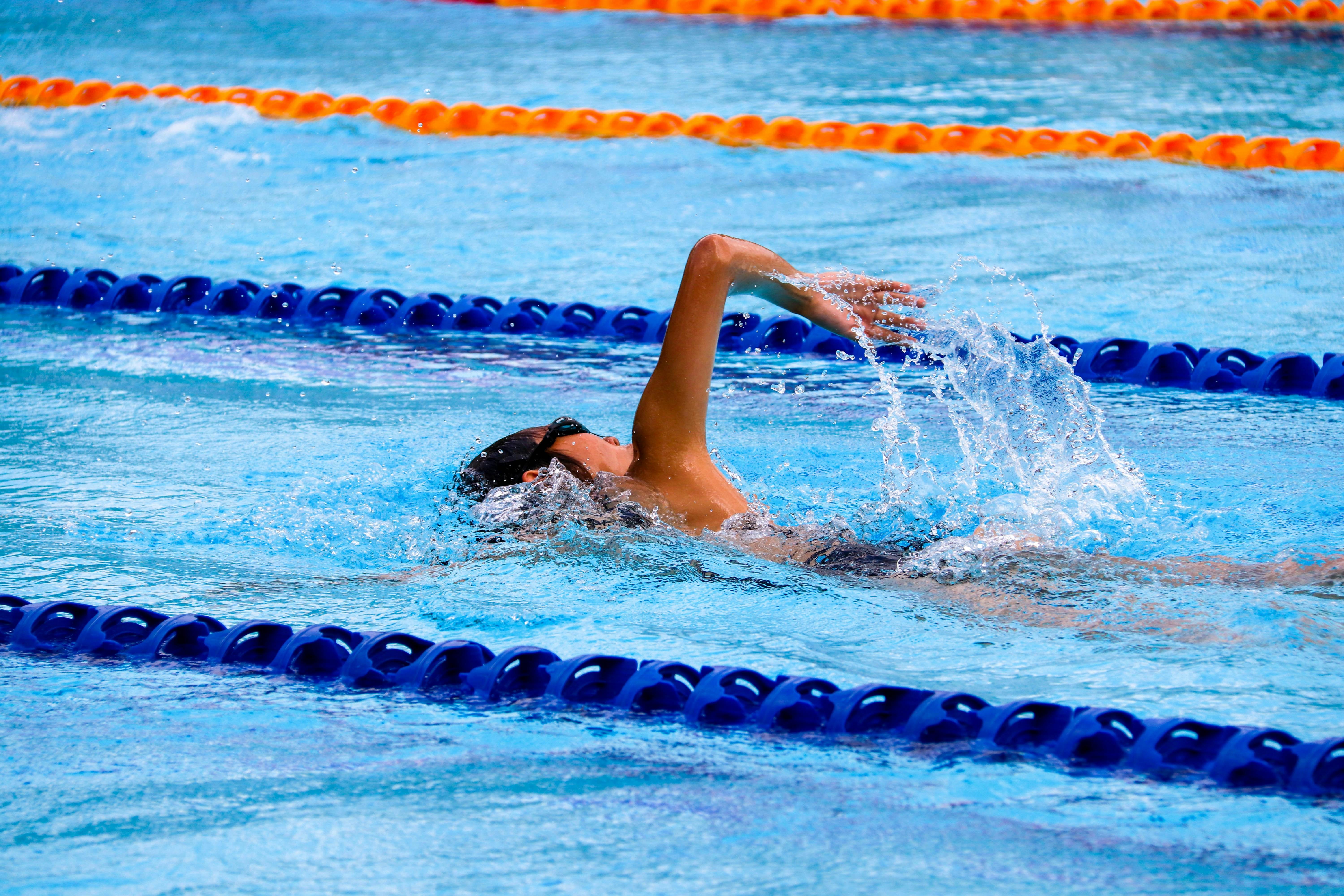 swimmer training laps
