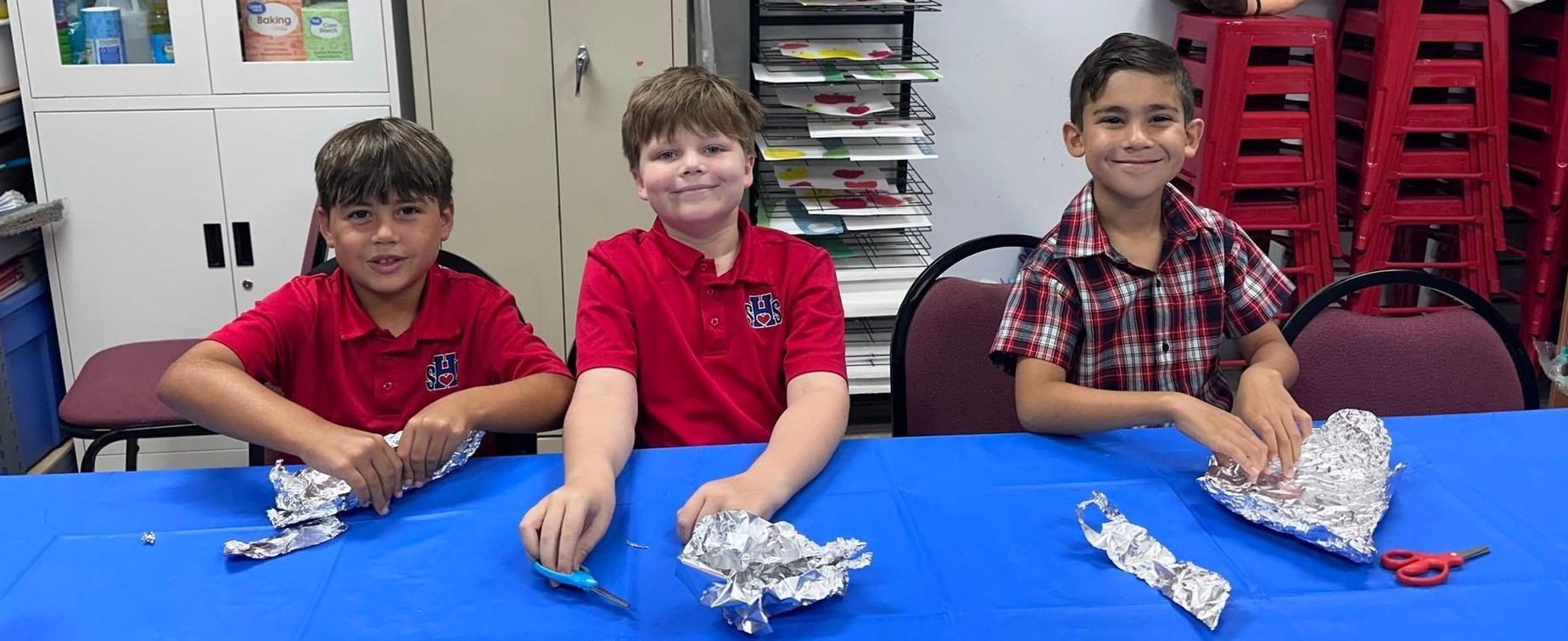 3rd grade students are enjoying their time in the STREAM Lab.