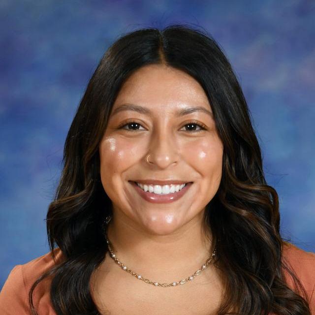 AlexiaReyes's Profile Photo
