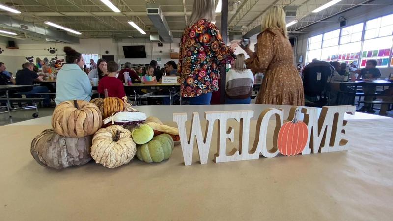 Clarkdale Elementary Thanksgiving Meal Welcome Table