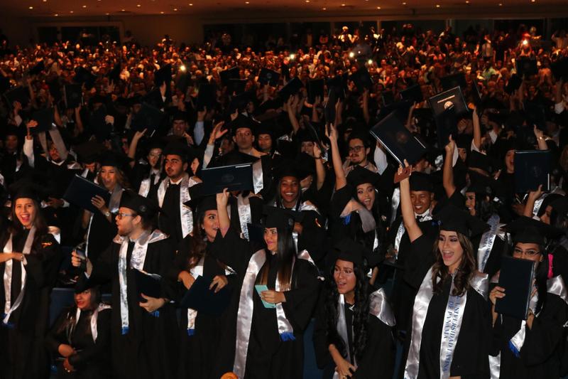 Graduación de la Promoción LVI Featured Photo