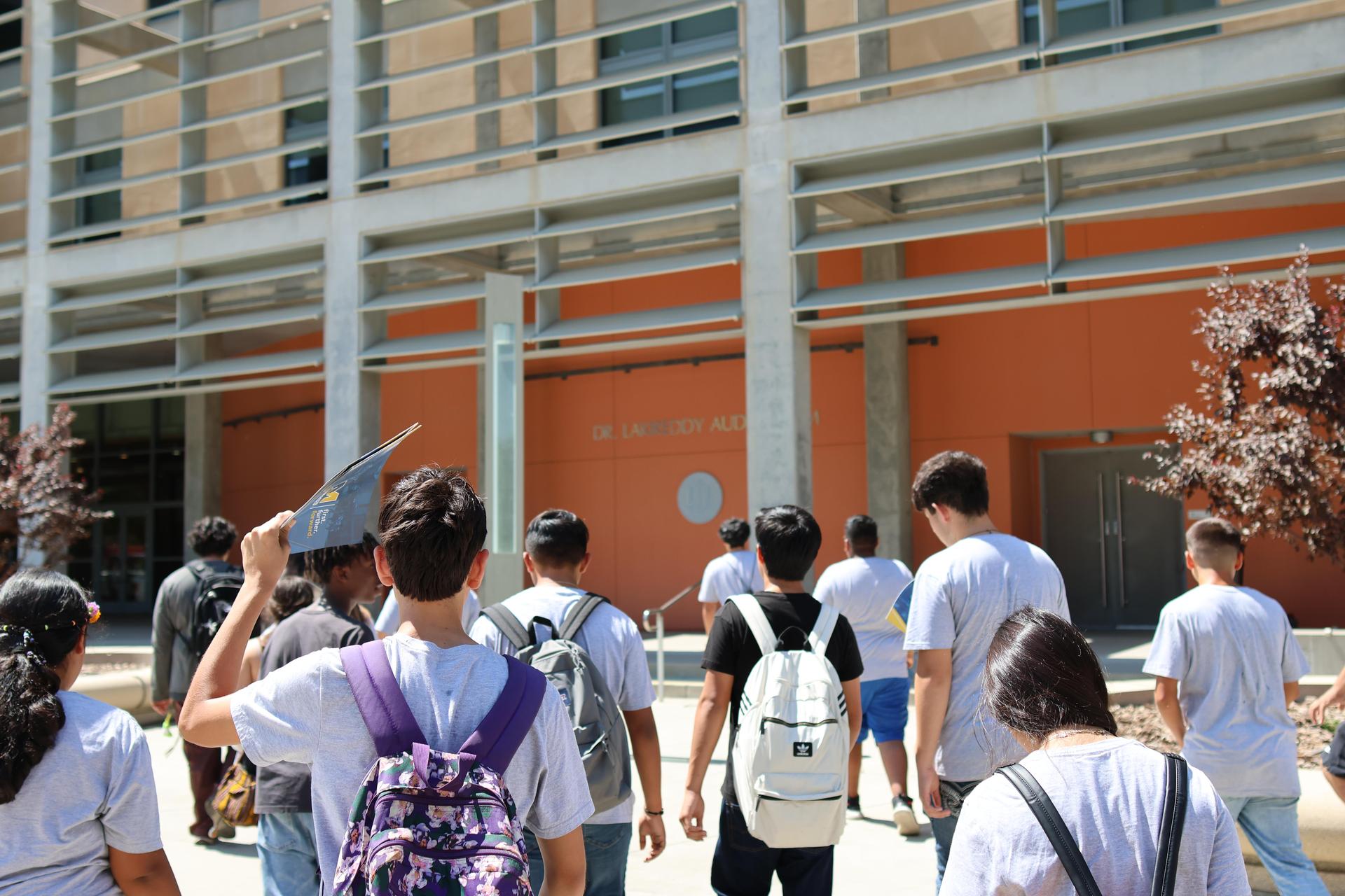 freshmen and staff participating in the summer bridge program