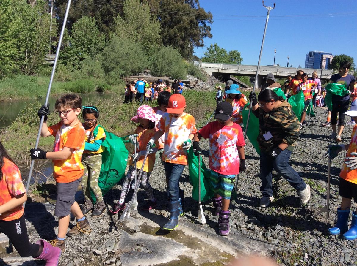 campus discovery sneakers