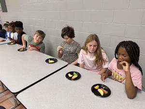 Apple Tasting Graph