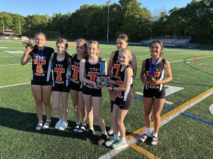 track girls with medals