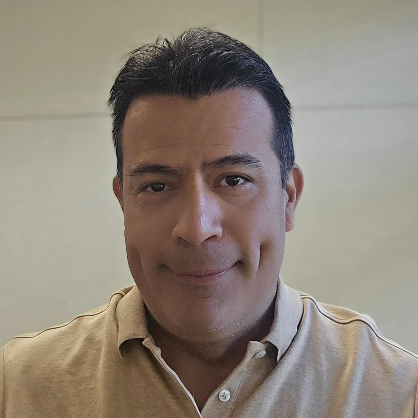 RobertoPalomo's Profile Photo