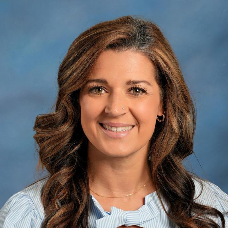 LindsayDeMoulin's Profile Photo