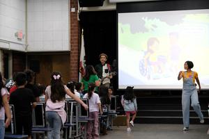 Andres 123 Visits Allison Elementary School - image