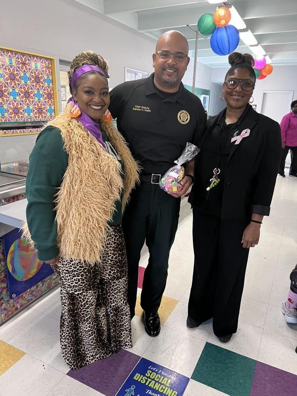Pike County Sheriff’s Chief Deputy Damian Gatlin visited Summit Elementary School as part of Red Ribbon Week