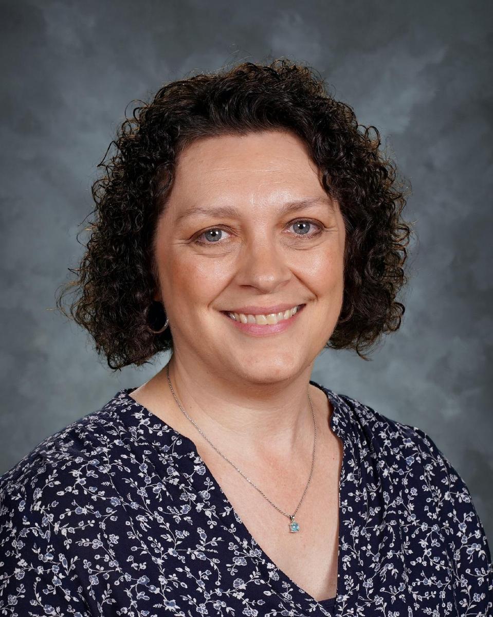 headshot of Tina Lourens