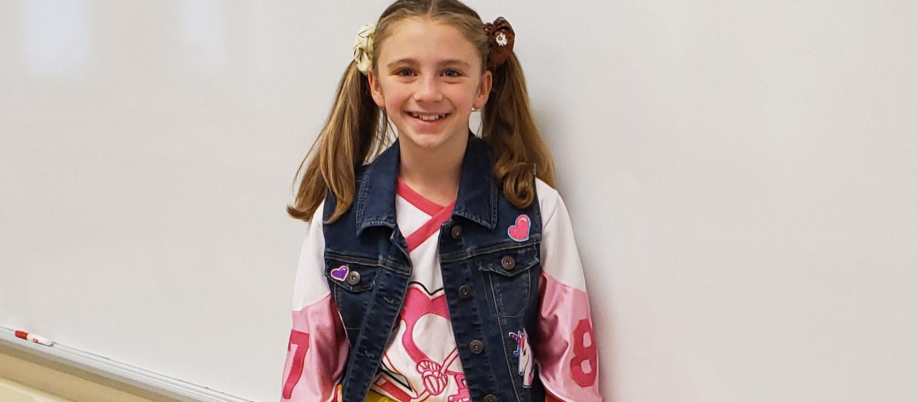 student dress in mismatched clothes