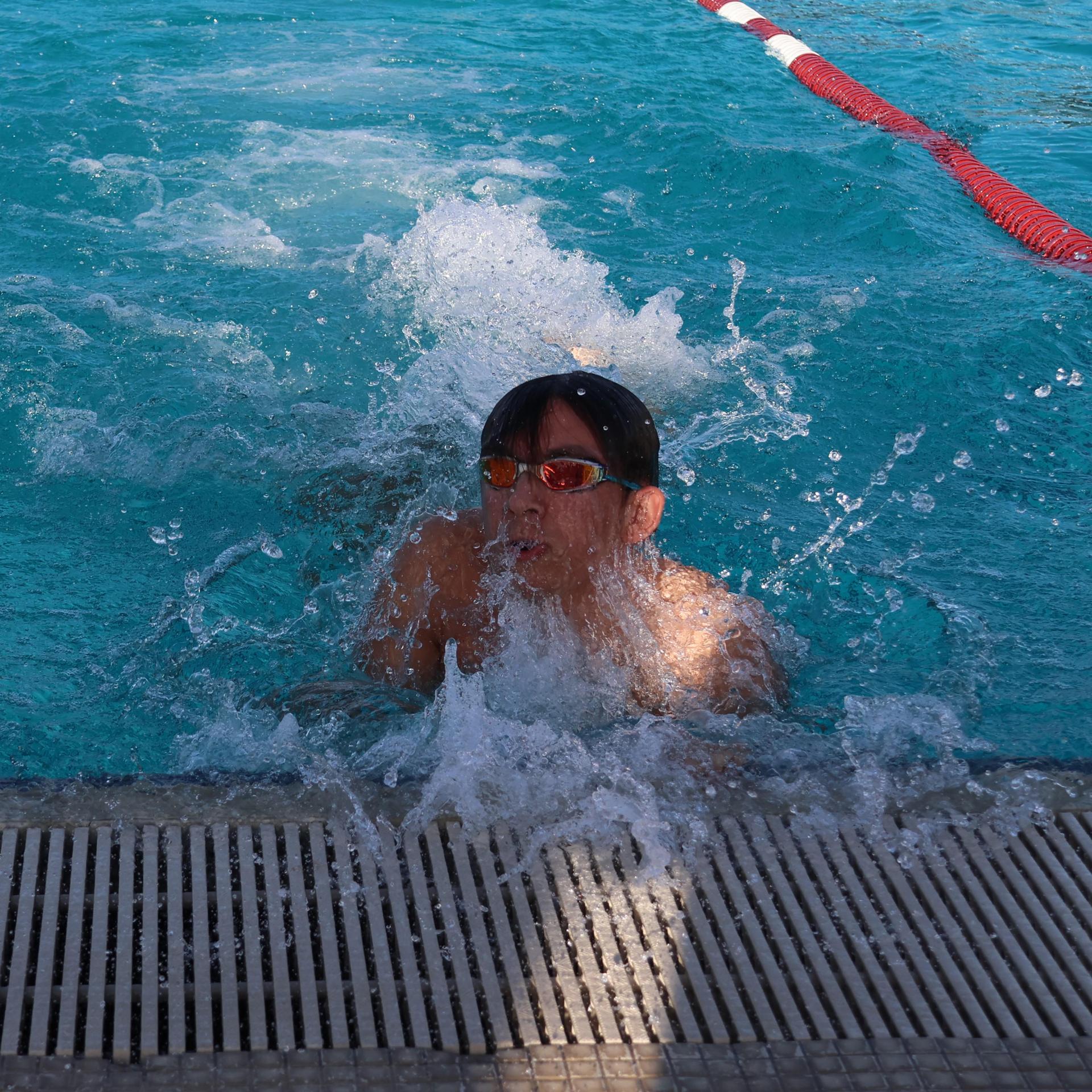 Everett Dunn swimming