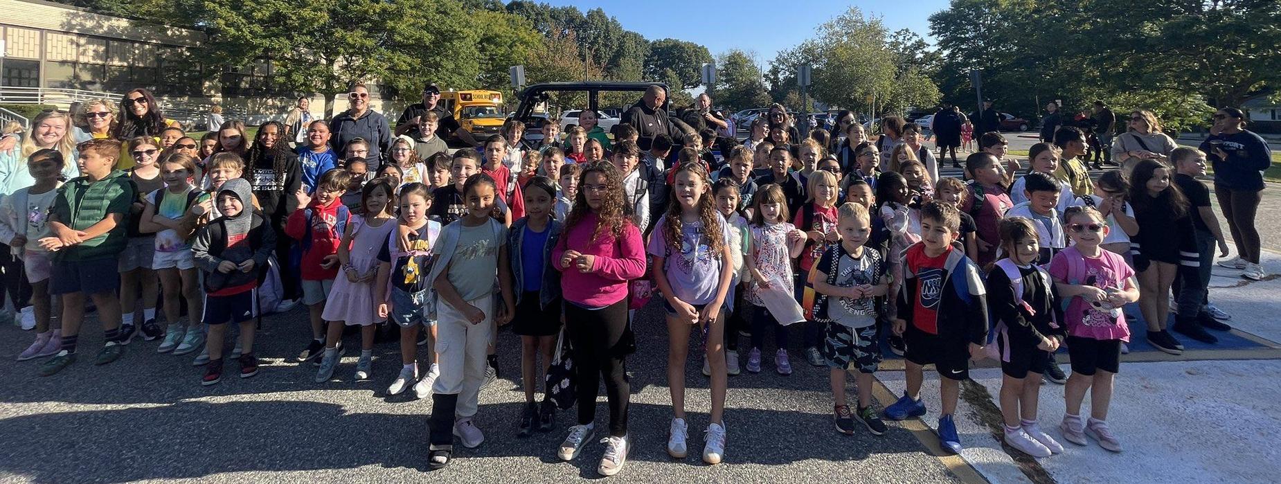 Woodridge Safe Walk to School group photo.