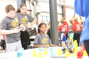 Teams 6651B - Bigg Golden Gators (GSA South Elementary)