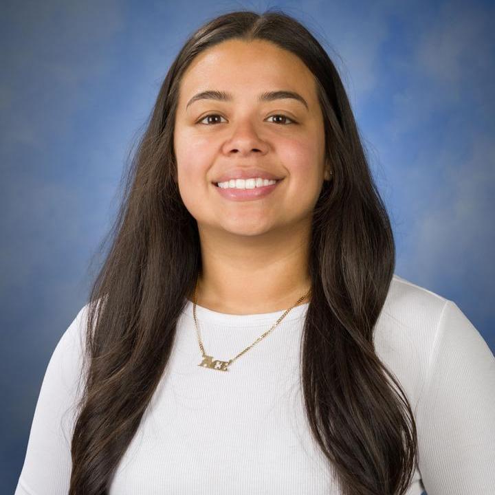 DesiraeGomez's Profile Photo