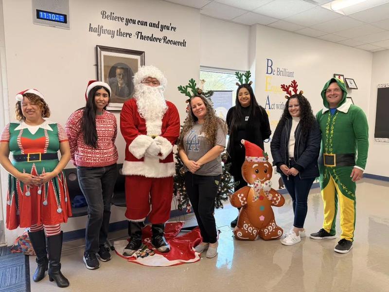 group photo of about 9 individuals