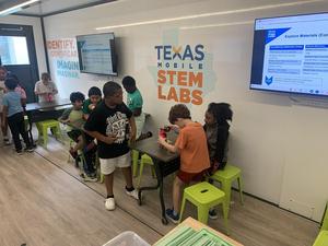 Students onboard the Texas Mobile STEM Lab
