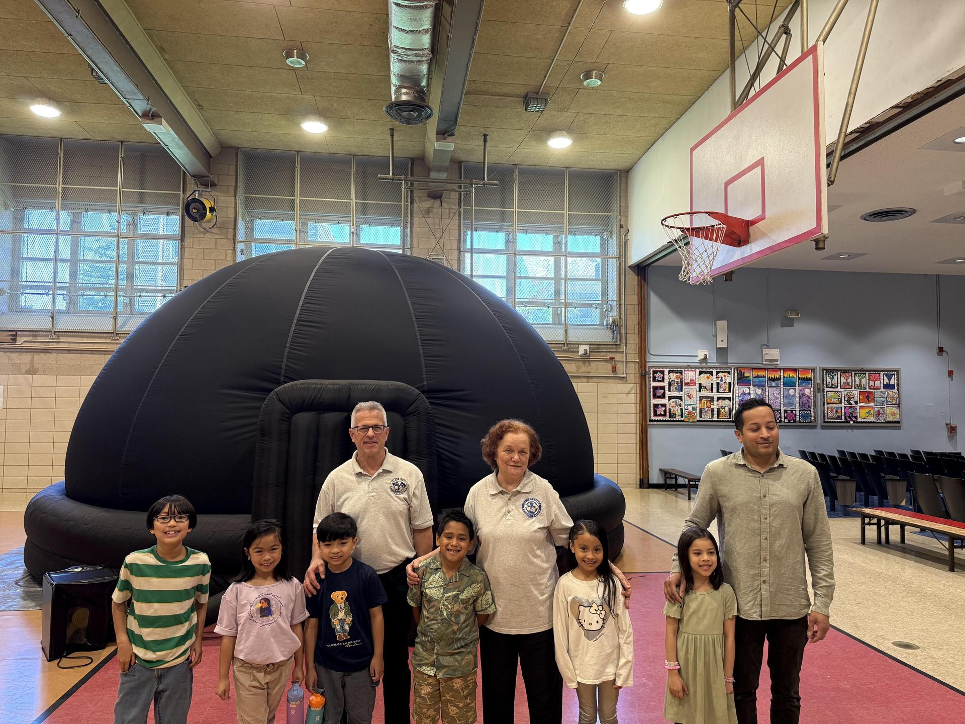 kids learning about out space 