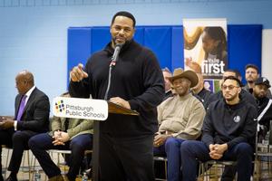 Jerome Bettis speaks