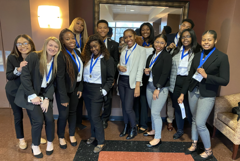 DECA Qualifies 18 for State Competition Featured Photo