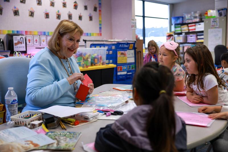 Mary Lou Harshman teaching students