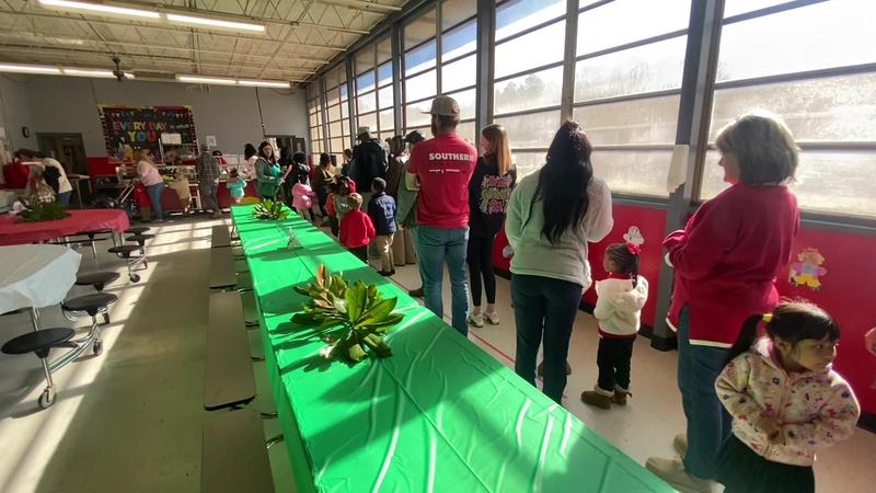 Northeast Elementary Christmas Lunch Line