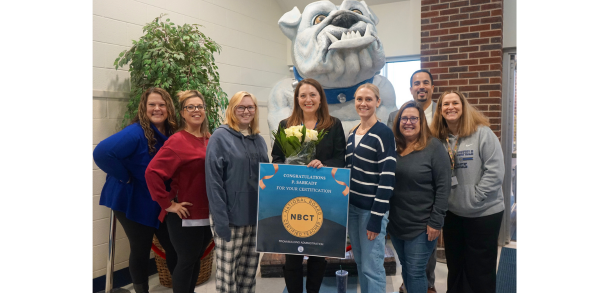 Cô giáo Patty Sarkady, giáo viên dạy nghề, đã đạt chứng chỉ quốc gia.