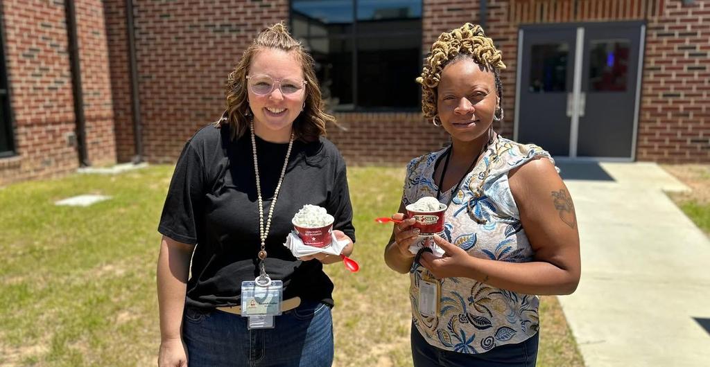 teachers with ice cream for teacher appreciation
