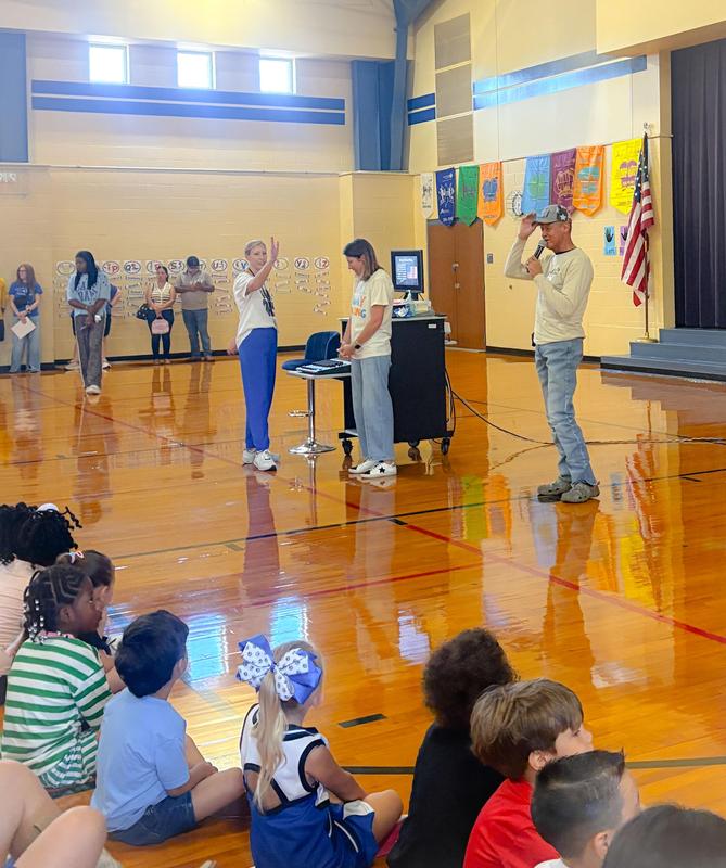 Special thanks to country music artist Neal McCoy for leading our Pre-K and Kindergarten students in the Pledge of Allegiance this morning!   #PantherProud