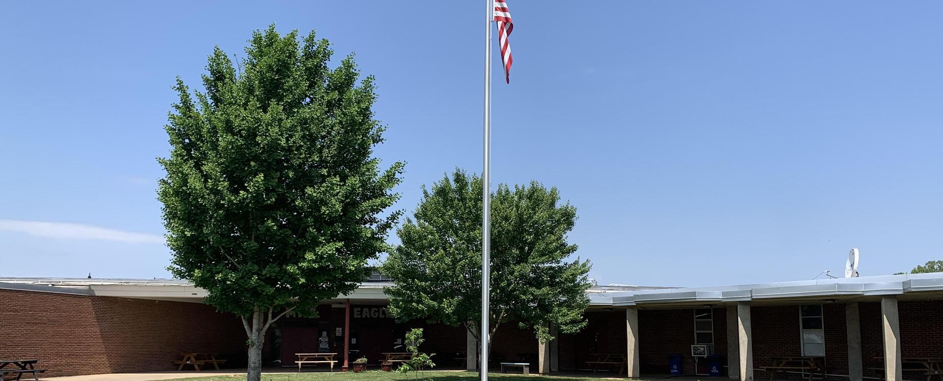 exterior view of Madisonville Middle School building