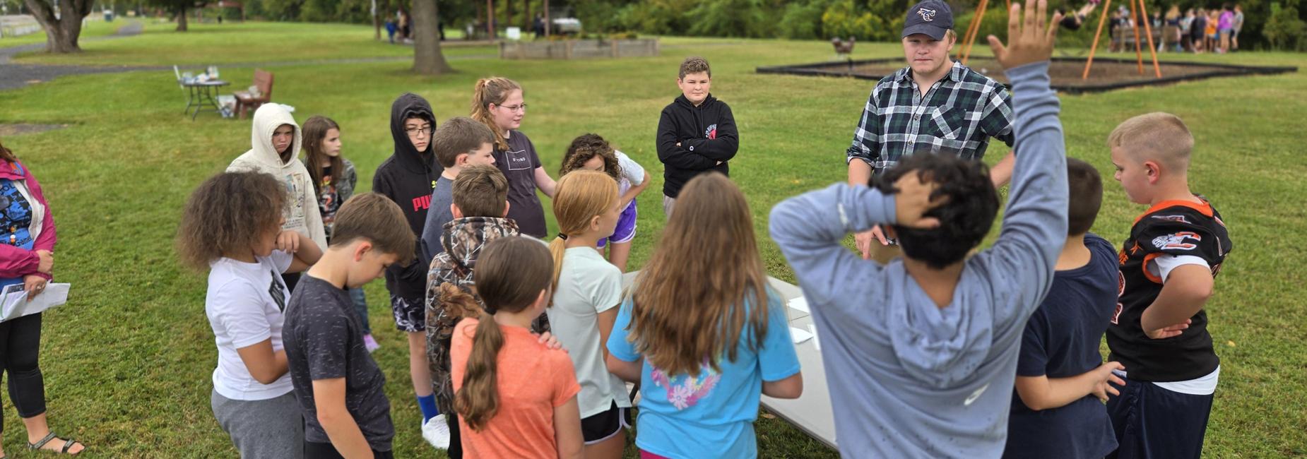 Students a 4H Watershed day