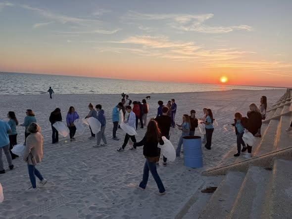 Congratulations to the HOPE SQUAD for amazing attendance at the lantern release!