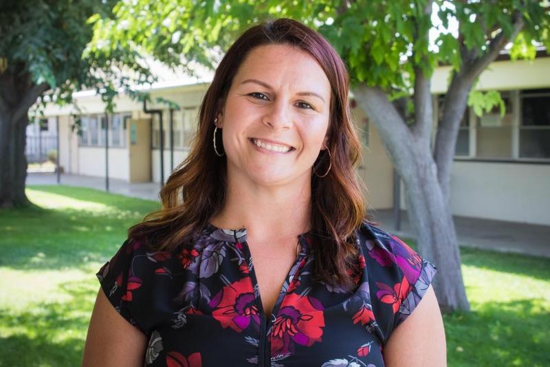 Teacher Stephanie Gogonis Distinguished Mentor Featured Photo