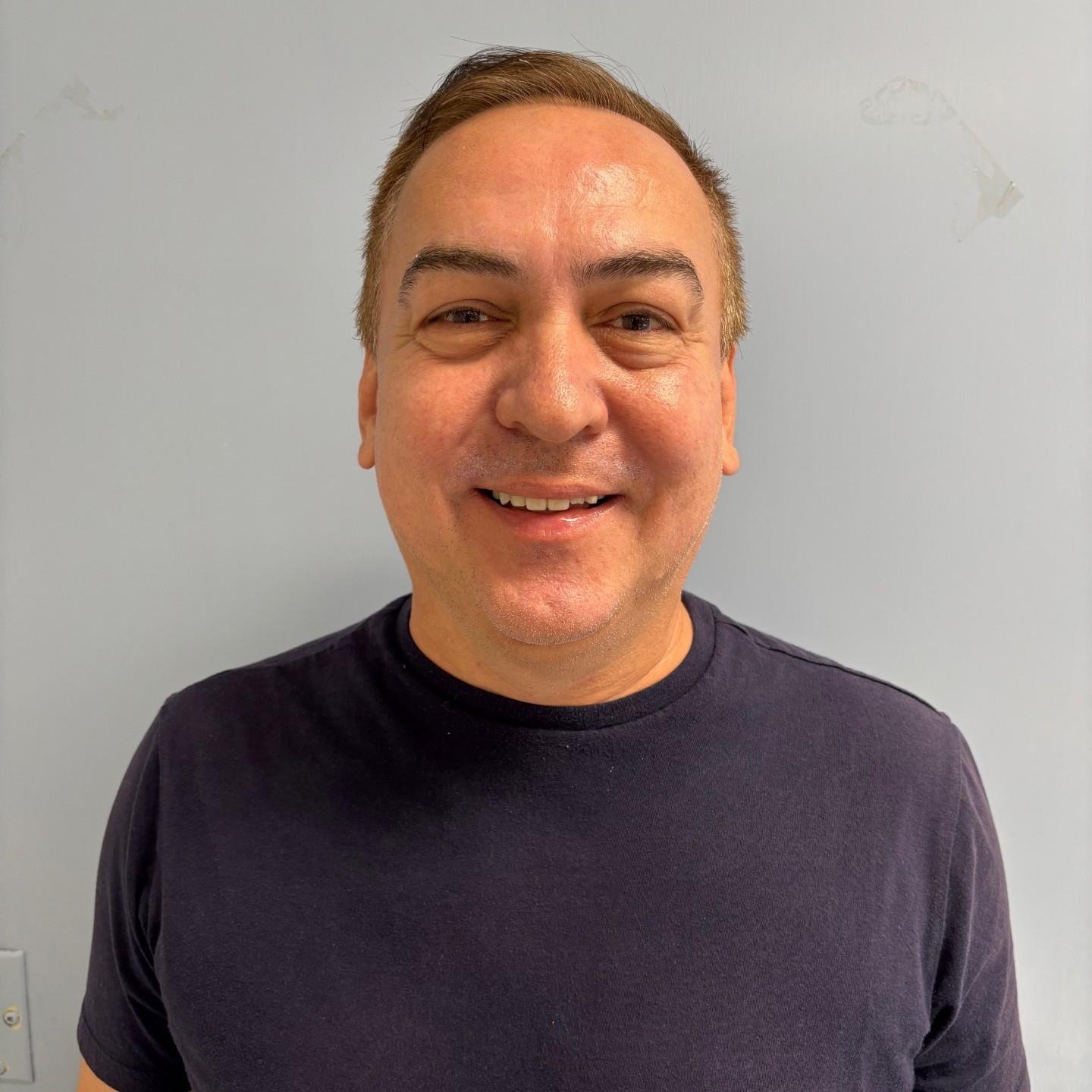 RobertoSaenz's Profile Photo