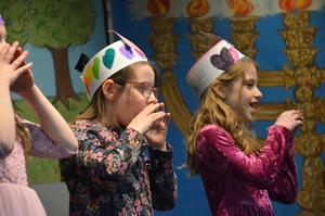 The girls singing during their chumash play