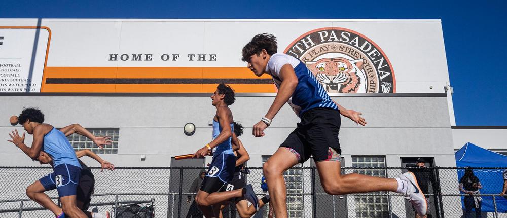 track field runners