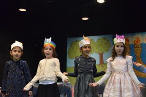 3GB performs during their chumash play