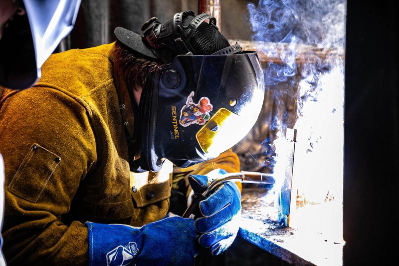 welding student