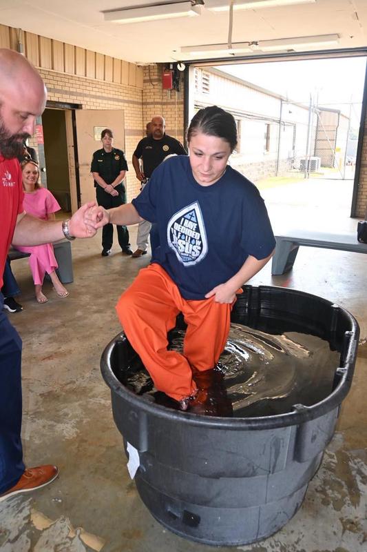 Sheriff Bryant “Wally” Jones Welcomes First Baptist Church Summit for Baptismal Ceremony at the Pike County Detention Center