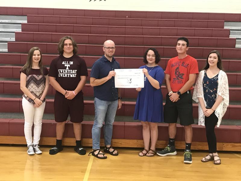 Beta Club Donation to St. Jude