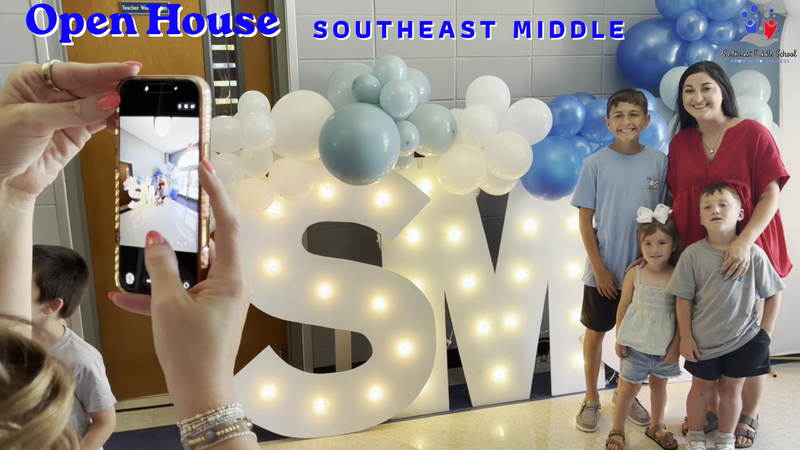 Southeast Middle School Open House Photo Station