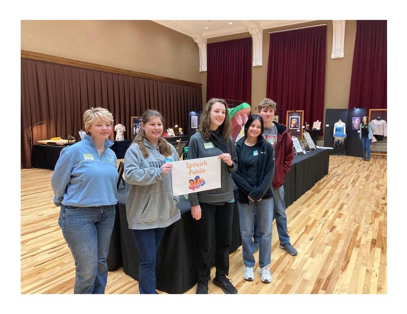 Art students who exhibited their art