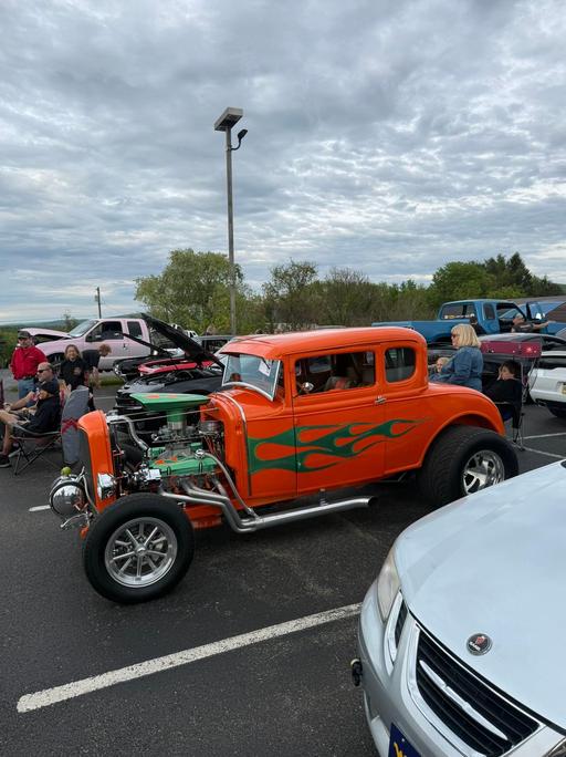 Pictures from the car show.