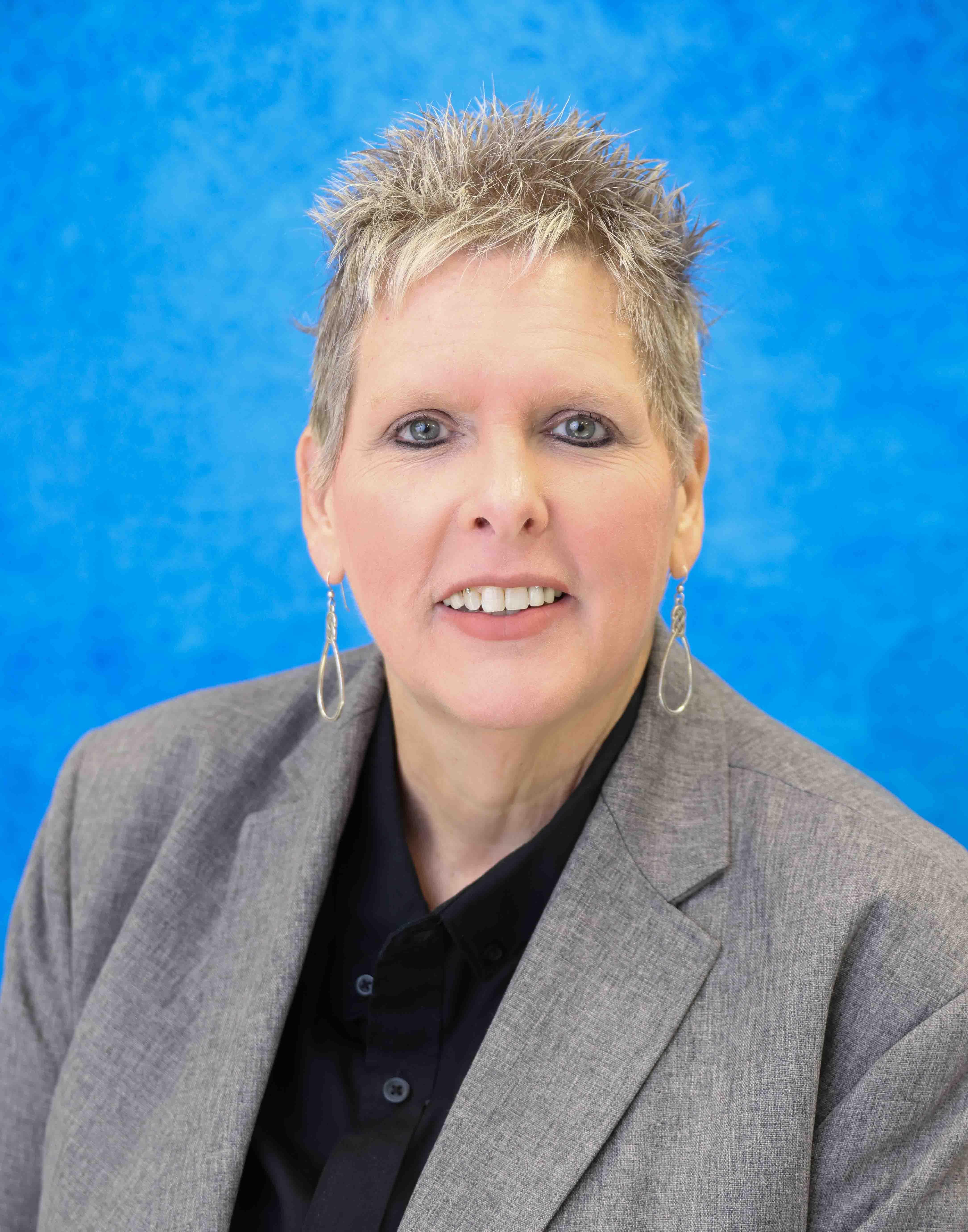 Michele Peña, Principal