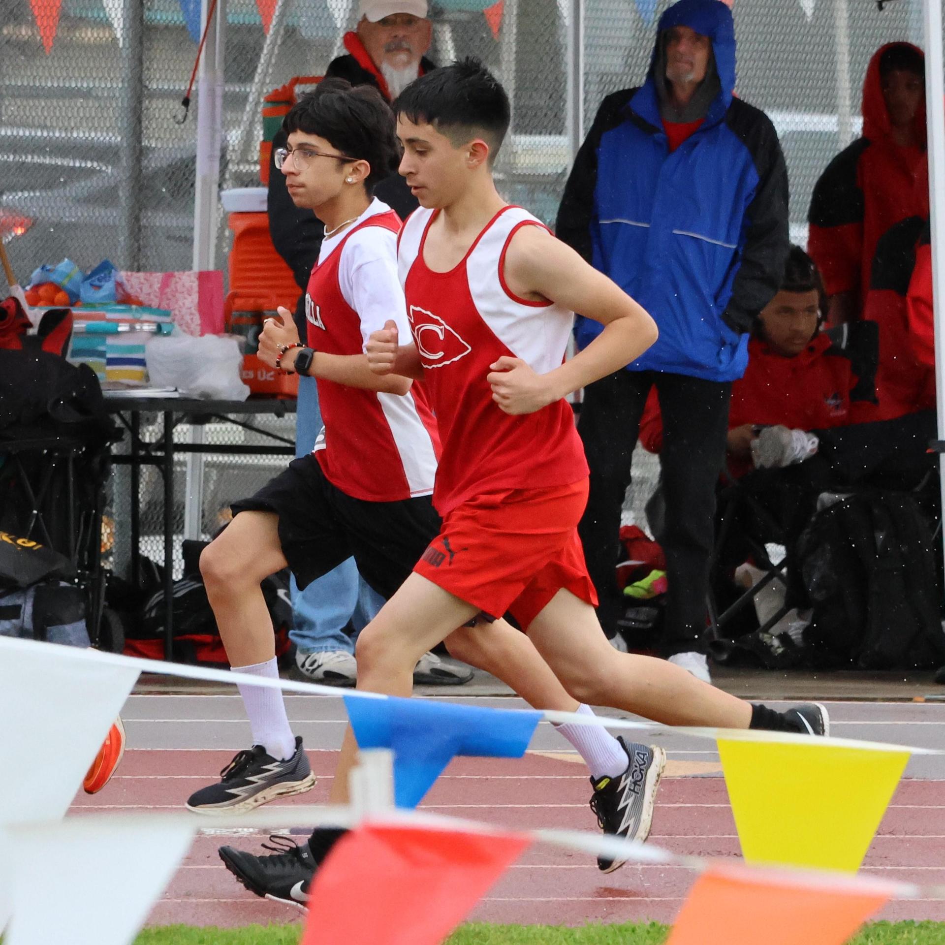 junior varsity boys running 3200 meters