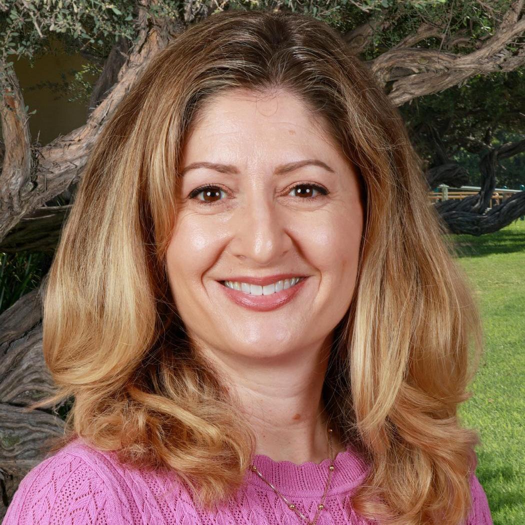 AngelaBazos's Profile Photo