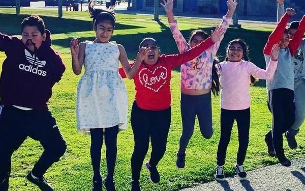 kids jumping