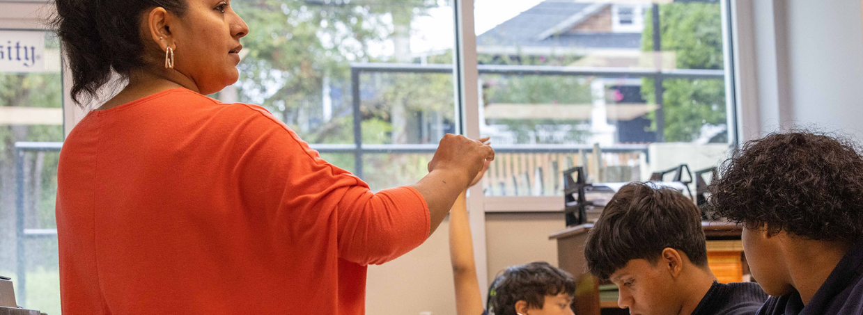 teacher leading class