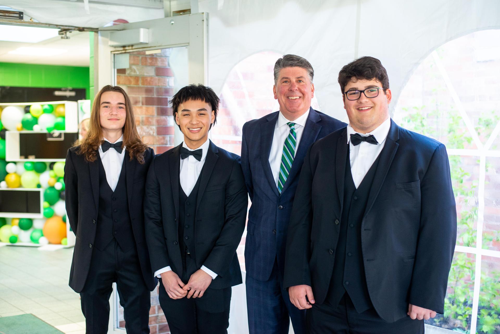 Mr. England with several seniors (2022)